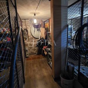 Cesarica apartman sa okućnicom blizu mora