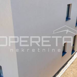 Četverosoban stan s vrtom - novogradnja u Sesvetama