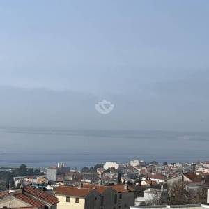 Crikvenica, 3-soban- dvoetažni stan  78 m2, pogled na More