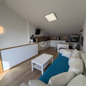 Crikvenica, 3-soban- dvoetažni stan  78 m2, pogled na More