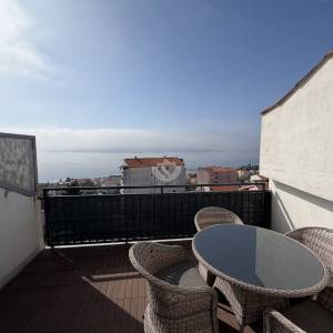 Crikvenica, 3-soban- dvoetažni stan  78 m2, pogled na More