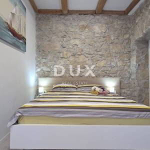 CRIKVENICA, BELGRAD - Ekskluzivna kamena kuća s bazenom, jacuzzijem i dodatnim zemljištem
