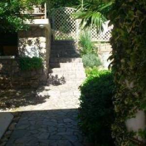 CRIKVENICA, DRAMALJ - Predivna kuća sa dvije stambene jedinice i prostranom terasom!