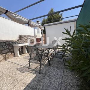 CRIKVENICA - Dvije kuće s garažom u blizini centra