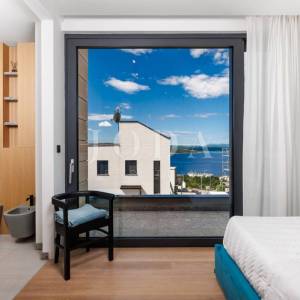 Crikvenica- moderna kuća na velikoj okućnici