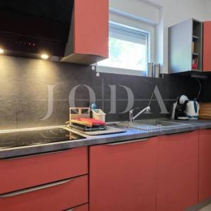Crikvenica – Namješten stan 75,31 m² | 3 spavaće sobe | Parking | Mirna lokacija