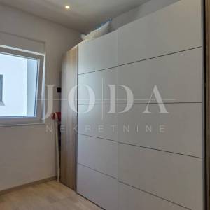 Crikvenica – Namješten stan 75,31 m² | 3 spavaće sobe | Parking | Mirna lokacija