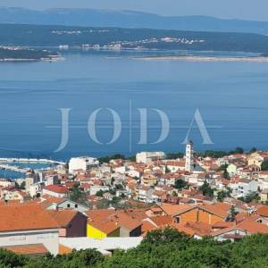 Crikvenica prizemlje sa okućnicom