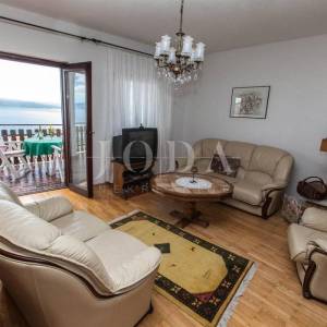 CRIKVENICA, stan na prvom katu sa panoramskim pogledom