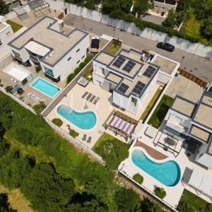 Crikvenica zaleđe,moderna kuća sa bazenom