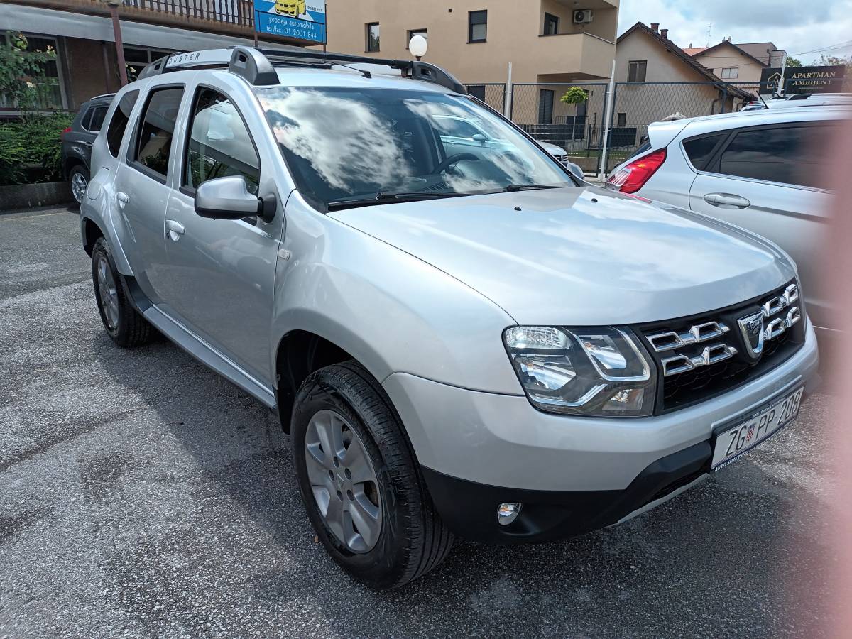 Dacia Duster 1.5 Dci , Navigacija,klima,parking senzori i kamera