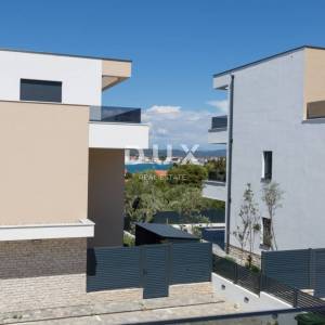 DALMACIJA, MURTER - Moderan Duplex 5min od plaže! 