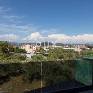 DALMACIJA, MURTER - Trosoban stan s pogledom na more