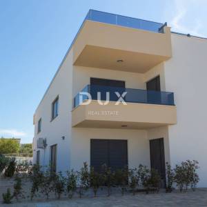 DALMACIJA, VODICE - 2S+DB sa panoramskom krovnom terasom