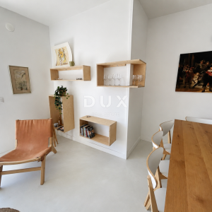 DALMACIJA, VODICE – Privatni mini resort s 4 apartmana i bazenom, 300 m od centra