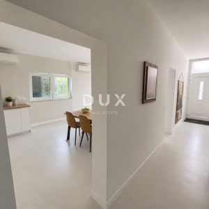 DALMACIJA, VODICE – Privatni mini resort s 4 apartmana i bazenom, 300 m od centra