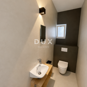 DALMACIJA, VODICE – Privatni mini resort s 4 apartmana i bazenom, 300 m od centra