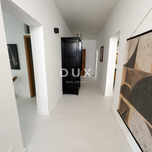 DALMACIJA, VODICE – Privatni mini resort s 4 apartmana i bazenom, 300 m od centra