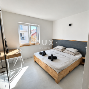 DALMACIJA, VODICE – Privatni mini resort s 4 apartmana i bazenom, 300 m od centra