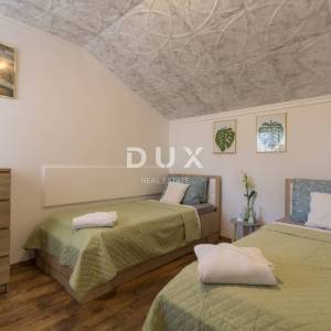 DALMACIJA, VODICE - Villa "Bougainvillea" u srcu grada