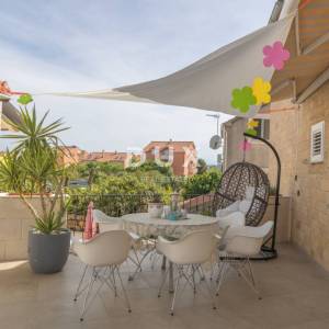 DALMACIJA, VODICE - Villa "Bougainvillea" u srcu grada