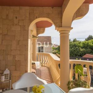 DALMACIJA, VODICE - Villa "Bougainvillea" u srcu grada