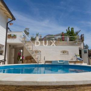 DALMACIJA, VODICE - Villa "Bougainvillea" u srcu grada