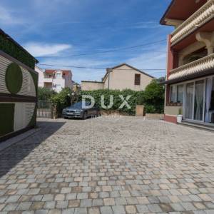 DALMACIJA, VODICE - Villa "Bougainvillea" u srcu grada