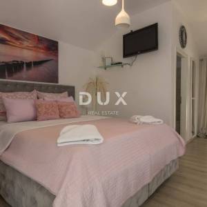 DALMACIJA, VODICE - Villa "Bougainvillea" u srcu grada