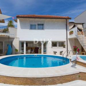 DALMACIJA, VODICE - Villa "Bougainvillea" u srcu grada