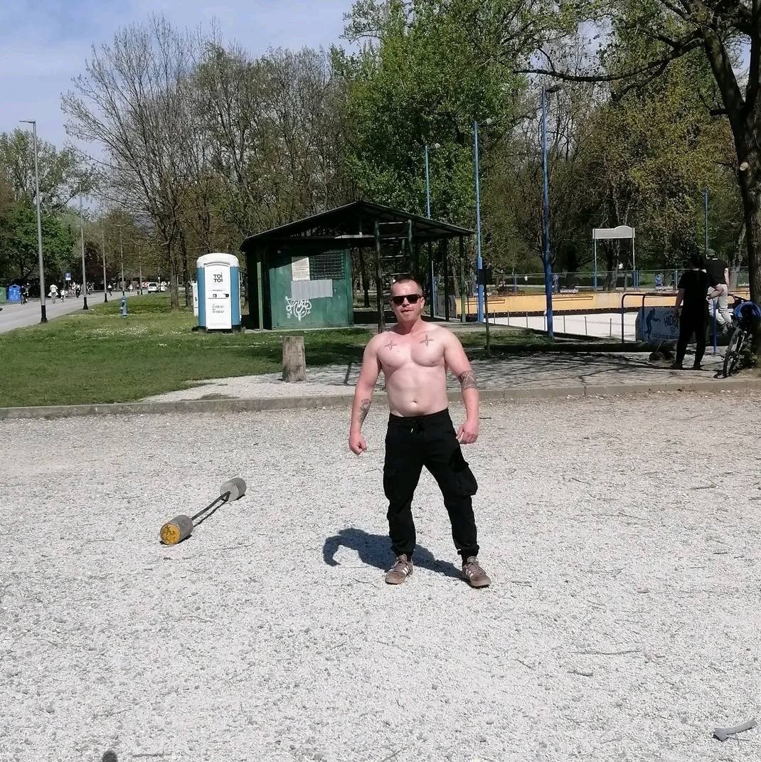 Decko 30 godina Nudi usluge iskljucivo damama