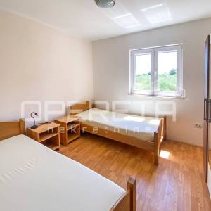 Drage – kuća s 3 stana, 500 m od mora i plaže
