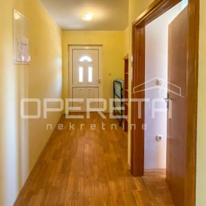 Drage – kuća s 3 stana, 500 m od mora i plaže