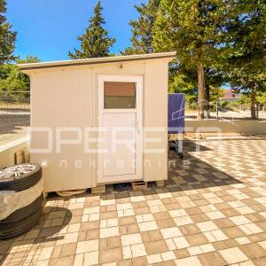Drage – kuća s 3 stana, 500 m od mora i plaže