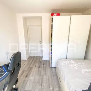 Drage – kuća s 3 stana, 500 m od mora i plaže