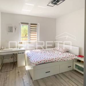 Drage – kuća s 3 stana, 500 m od mora i plaže