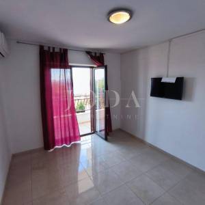  Dramalj studio apartman sa parkingom