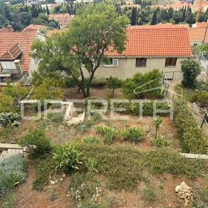 Dubrovnik: kuća s pogledom na more i parcelom od 2.042 m2