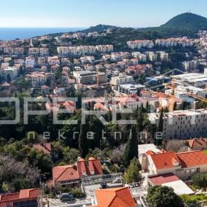 Dubrovnik: kuća s pogledom na more i parcelom od 2.042 m2