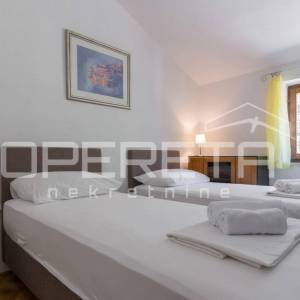Dubrovnik: kuća s pogledom na more i parcelom od 2.042 m2