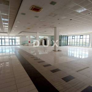 DUGOPOLJE - Reprezentativni poslovno-proizvodni centar 3.559 m² + 2.876 m² manipulativnog prostora, TOP LOKACIJA!