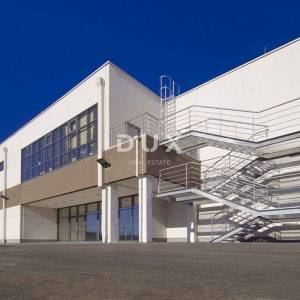 DUGOPOLJE - Reprezentativni poslovno-proizvodni centar 3.559 m² + 2.876 m² manipulativnog prostora, TOP LOKACIJA!