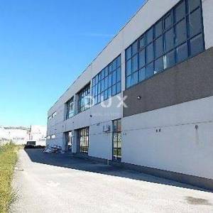 DUGOPOLJE - Reprezentativni poslovno-proizvodni centar 3.559 m² + 2.876 m² manipulativnog prostora, TOP LOKACIJA!