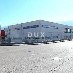DUGOPOLJE - Reprezentativni poslovno-proizvodni centar 3.559 m² + 2.876 m² manipulativnog prostora, TOP LOKACIJA!