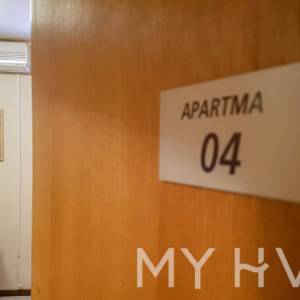 Dva apartmana na prvom katu u Jelsi