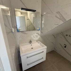DVOETAŽNI STAN S OTVORENIM POGLEDOM NA MORE, 350 M OD MORA, POVLJANA - PAG