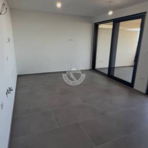 DVOETAŽNI STAN S OTVORENIM POGLEDOM NA MORE, 350 M OD MORA, POVLJANA - PAG