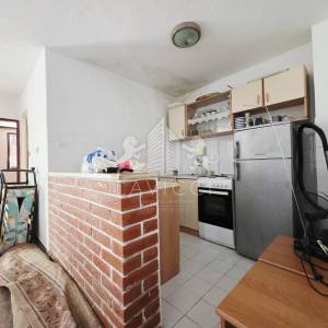 Dvojna kuća s 2 apartmana u Vrsima – 250 m od mora