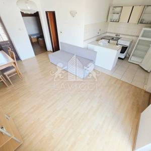 Dvojna kuća s 2 apartmana u Vrsima – 250 m od mora