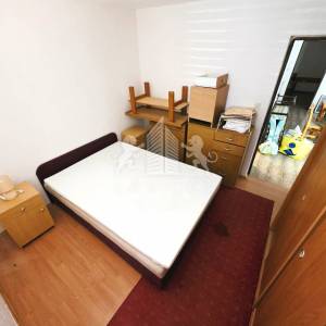 Dvojna kuća s 2 apartmana u Vrsima – 250 m od mora